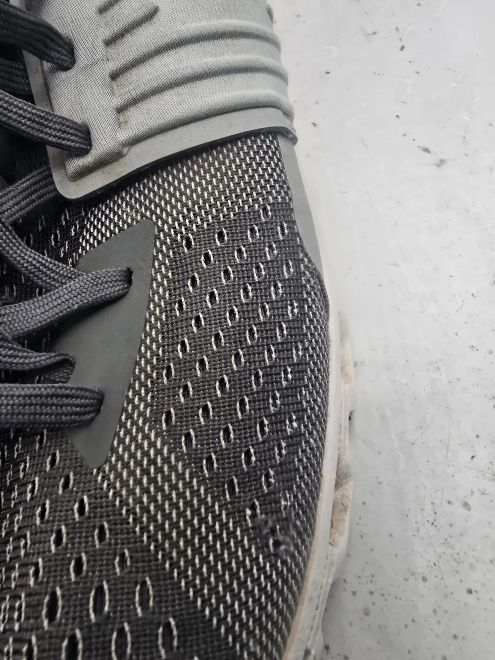 Men's Gray Athletic Lace-Up Sneakers with Supportive Midfoot Strap